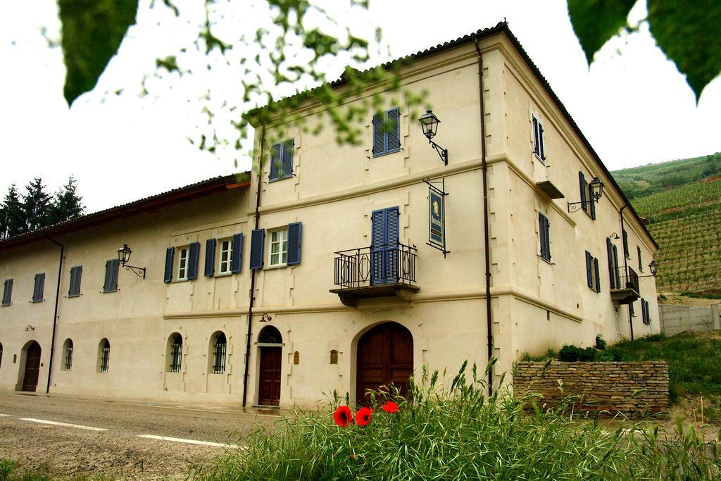 Marcarini Agriturismo Neviglie Eksteriør billede